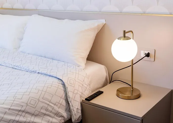 Apartment Casa Bella 16 - 8 Min To Metro, 15 Min To Lin Airport, Area